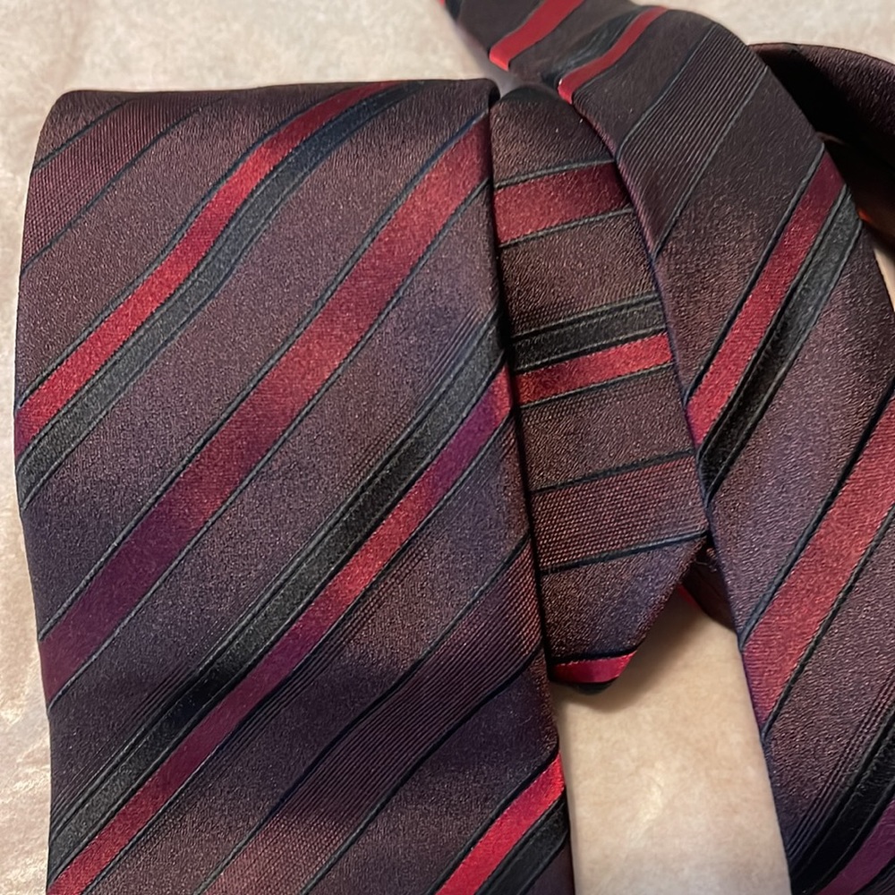 Used tie - Picture 9 of 11